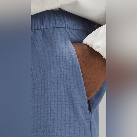 Lululemon ABC WovenAir Pull-On Pant - Picture 4 of 16